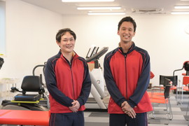 （写真左）リハビリテーション戸塚 理学療法士　伊渕 彰さん、（写真右）リハビリテーョン戸塚 理学療法士　太田 貴之さん さんの写真